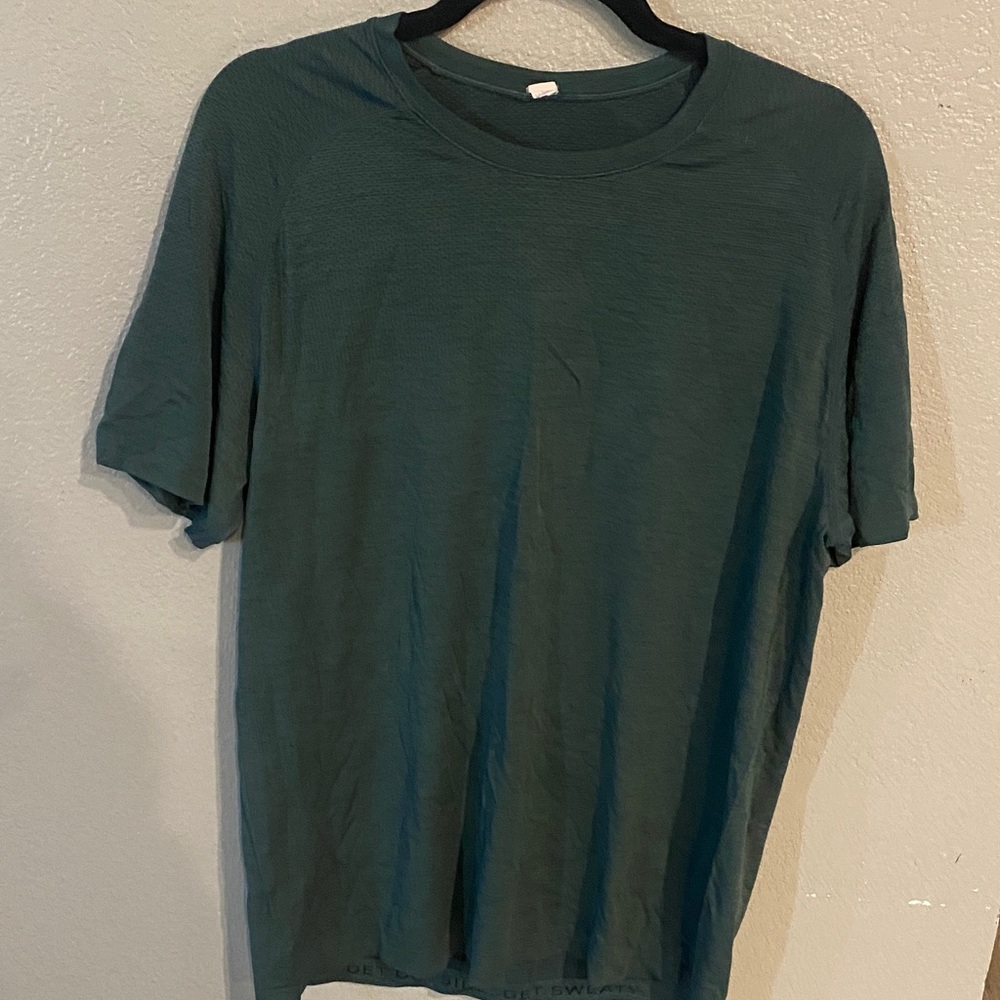 Men's Lululemon shirt